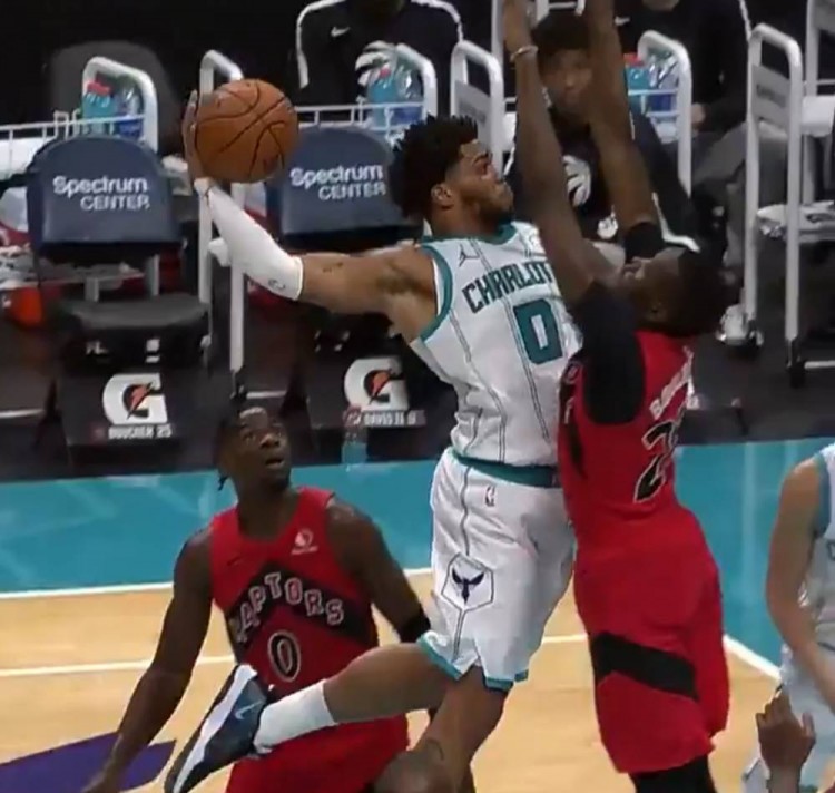 禁区触球更 禁区触球更